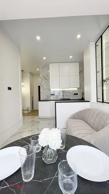 Стильна сучасна квартира площею 45 м²