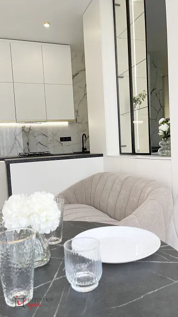 Стильна сучасна квартира площею 45 м²